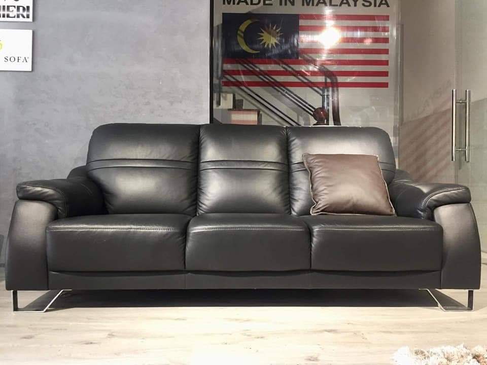 Sofa phòng khách mã 1388 kiểu chân vát chất liệu inox