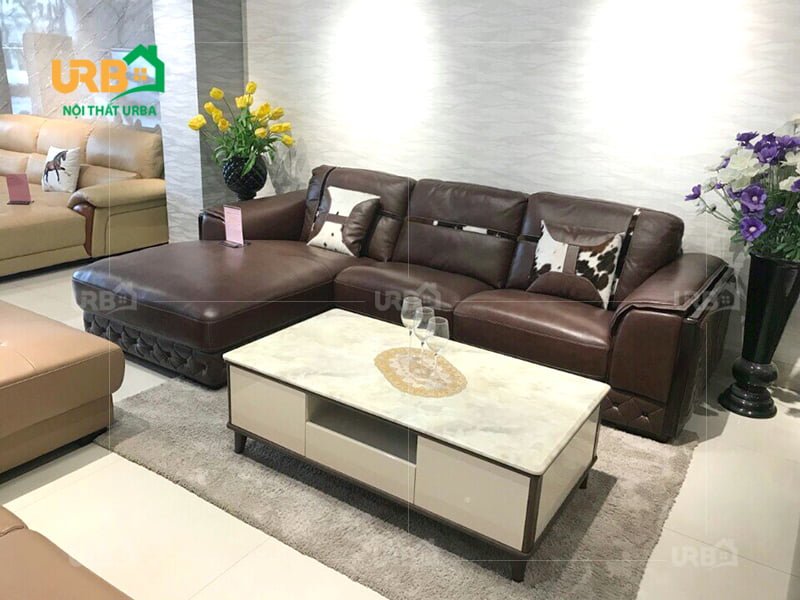 Phòng khách gọn gàng và sang trọng với thiết kế sofa mã 1390 